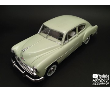 AMT 1/25 1951 Chevrolet Fleetline Model Kit (Level 2)
