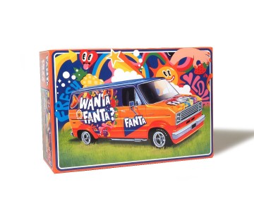 AMT 1/25 1977 Ford Custom Van Fanta (Level 2)