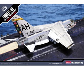 Academy 1/72 USN F-8E VF-162 