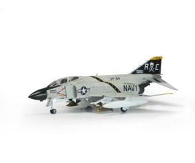 Academy 1/72 USN F-4J 