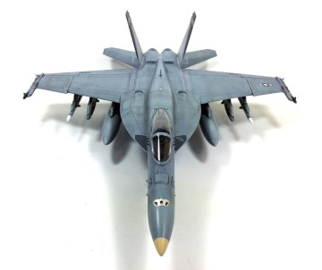 Academy 1/72 USN F/A-18E VFA-143 