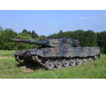 Academy 1/72 German Army Leopard 2A4