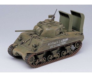 Academy 1/35 USMC M4A2 (75) 