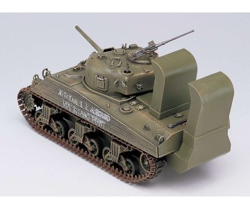 Academy 1/35 USMC M4A2 (75) 