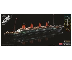 Academy 1/700 R.M.S. TITANIC + LED SET
