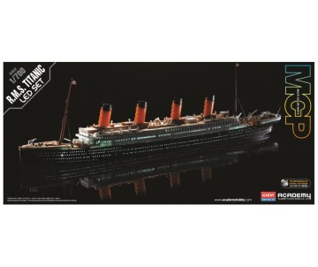 Academy 1/700 R.M.S. TITANIC + LED SET