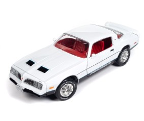 American Muscle 1/18 1977 Pontiac Firebird Formula - Cameo White