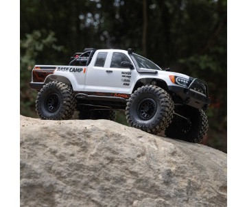 Axial 1/10 SCX10 III Base Camp 4x4 RTR - White