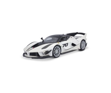 Bburago 1/18 R&P Ferrari FXX K EVO (Pearl White #70)