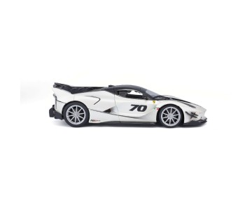 Bburago 1/18 R&P Ferrari FXX K EVO (Pearl White #70)