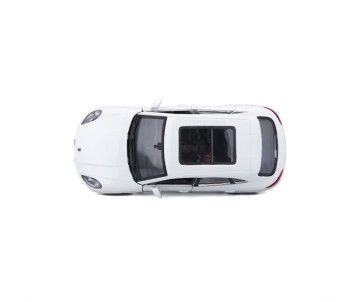 Bburago 1/24 Porsche Macan - White
