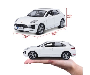 Bburago 1/24 Porsche Macan - White