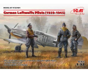 ICM 1/32 German Luftwaffe Pilots (1939-1945) (3 figures)