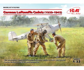 ICM 1/32 German Luftwaffe Cadets (1939-1945) (3 figures)