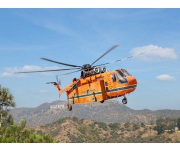 ICM 1/35 Sikorsky S-64E Skycrane with Universal Pod
