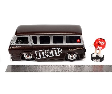 Jada 1/24 1965 Ford Econoline Van with Red M&M's