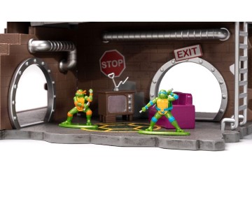 Jada Nano Scene TMNT Turtle Lair with 4 Figures