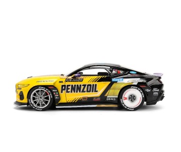 Jada 1/24 2025 Ford Mustang RTR w/Light - Chelsea Denofa