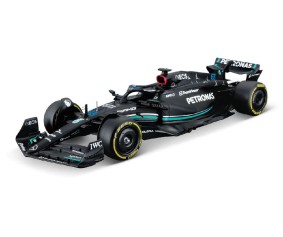 Bburago 1/24 Race Formula Mercedes W14 w/ figure (2023) (Russell #63)