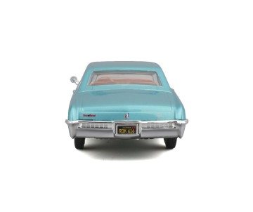Maisto 1/26 SE 1965 Buick Riviera - Blue