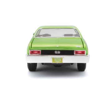 Maisto 1/24 Special Edition 1970 Chevrolet Nova SS (Metallic Lime Green)
