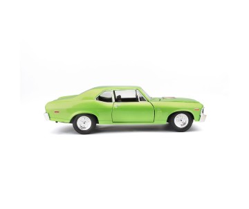 Maisto 1/24 Special Edition 1970 Chevrolet Nova SS (Metallic Lime Green)