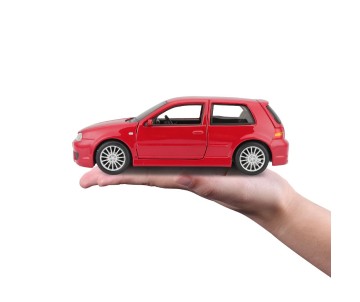 Maisto 1/24 SE Volkswagen Golf R32 - Red