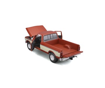 Maisto 1/18 Special Edition 1979 F1 Pick-up Truck  (Brown/Cream)