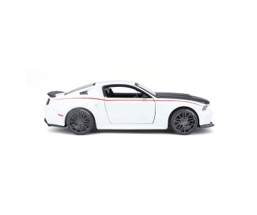 Maisto 1/24 SE 2014 Ford Mustang Street Racer - White