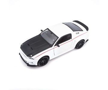 Maisto 1/24 SE 2014 Ford Mustang Street Racer - White