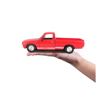 Maisto 1/24 Special Edition 1973 Datsun 620 Pick-up (Red)