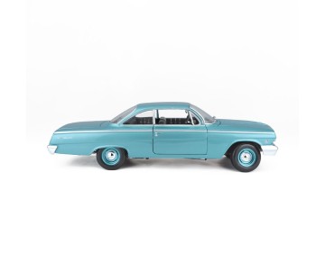 Maisto 1/18 SE 1962 Chevrolet Bel Air - Metallic Light Blue