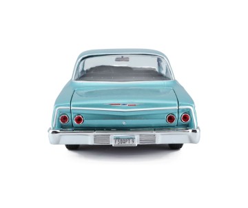 Maisto 1/18 SE 1962 Chevrolet Bel Air - Metallic Light Blue
