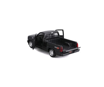 Maisto 1/24 SE 1993 Chevrolet 454 SS Pickup Truck - Black