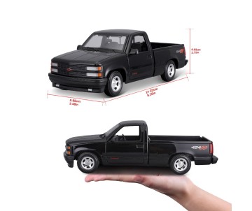 Maisto 1/24 SE 1993 Chevrolet 454 SS Pickup Truck - Black