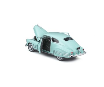 Maisto 1/24 SE 1948 Chevrolet Fleetline Aerosedan - Light Green