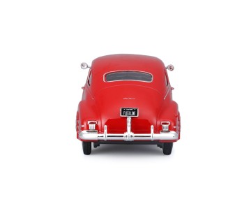 Maisto 1/24 SE 1948 Chevrolet Fleetline Aerosedan - Red
