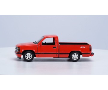 Maisto 1/24 Assembly Line 1993 Chevrolet 454 SS Pick-up (Red)