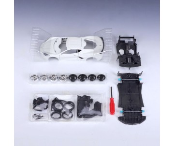 Maisto 1/24 Assembly Line 2020 Chevrolet Corvette Stingray Coupe (White)