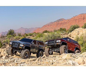 TRX-4 Scale and Trail™ crawler with Nissan® Pathfinder® Body: 1/10 scale 4X4 trail truck, fully-assembled, waterproof electronics, Ready-To-Drive®, with TQi™ 2.4 GHz 4-channel radio system, XL-5™ HV speed control, high/low transmission, remote locking dif