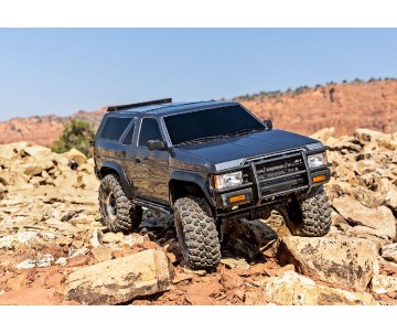 TRX-4 Scale and Trail™ crawler with Nissan® Pathfinder® Body: 1/10 scale 4X4 trail truck, fully-assembled, waterproof electronics, Ready-To-Drive®, with TQi™ 2.4 GHz 4-channel radio system, XL-5™ HV speed control, high/low transmission, remote locking dif