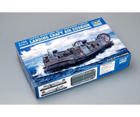 Trumpeter 1/144 JMSDF Landing Craft Air Cushion