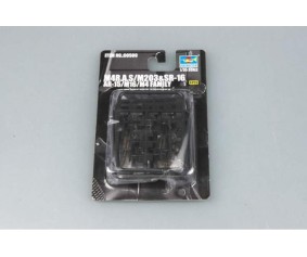 Trumpeter 1/35 AR-15/M16/M4 FAMILY-SR16 (4 units) 