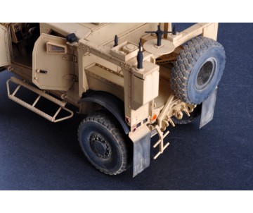 Trumpeter 1/16 US M-ATV MRAP 