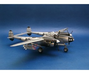 Trumpeter 1/32 Lockheed P-38L-5-LO Lightning