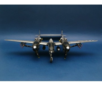 Trumpeter 1/32 Lockheed P-38L-5-LO Lightning