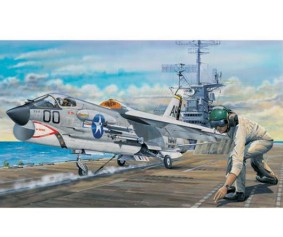 Trumpeter 1/32 F-8E Crusader 