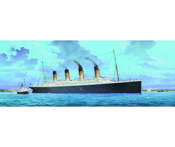 Trumpeter 1/200 Titanic with LED Light Set