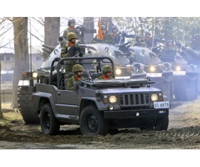 Trumpeter 1/35 JGSDF type 73 Light Truck (Recon) Trumpeter 1/35 JGSDF type 73 Light Truck (Recon)