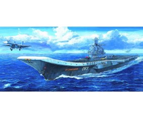 Trumpeter 1/700 Russian Navy Aircraft Carrier KUZNETSOV 